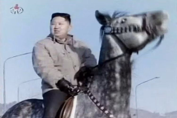 Nhà lãnh đạo Triều Tiên Kim Jong-un thích cưỡi ngựa.