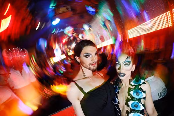 Cuoc song ban dem o thu do Berlin: Phieu luu ky thu-Hinh-6