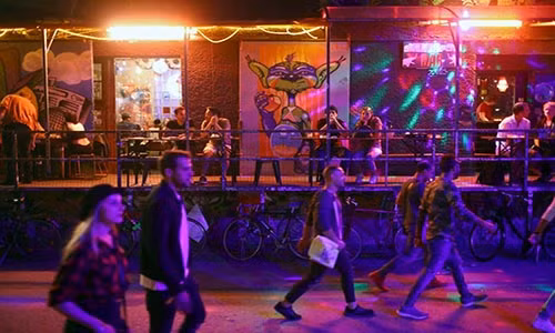 Cuoc song ban dem o thu do Berlin: Phieu luu ky thu