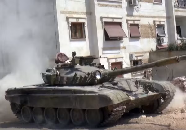 Trước đó, quân chính phủ Syria tấn công vào kho vũ khí của nhóm khủng bố ở phía bắc Khan Touman và phía tây al-Amareh, buộc chúng phải rút lui.