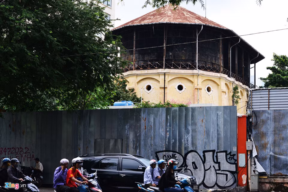 Tuy nhiên tới tháng 4/2014, thành phố quyết định giữ lại thuỷ đài, đồng thời xếp hạng Di tích kiến trúc - nghệ thuật cấp thành phố. Đây là lý do khiến dự án chưa thành hình sau nhiều năm khởi động.