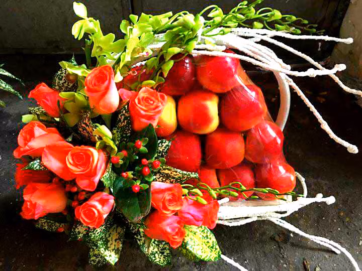 Gio hoa qua ngoai nhap dat hang ngay 20/11