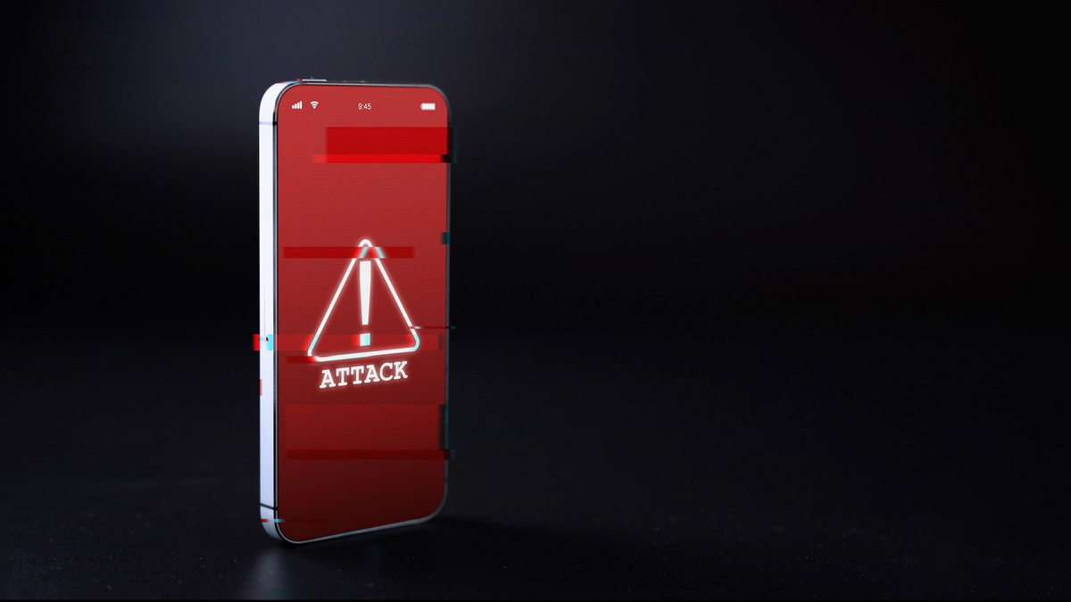 Chuyên gia cảnh báo người dùng cần cẩn thận khi tải ứng dụng và thường xuyên kiểm tra thiết bị để tránh nguy cơ mất an toàn. (Ảnh:PCMag)