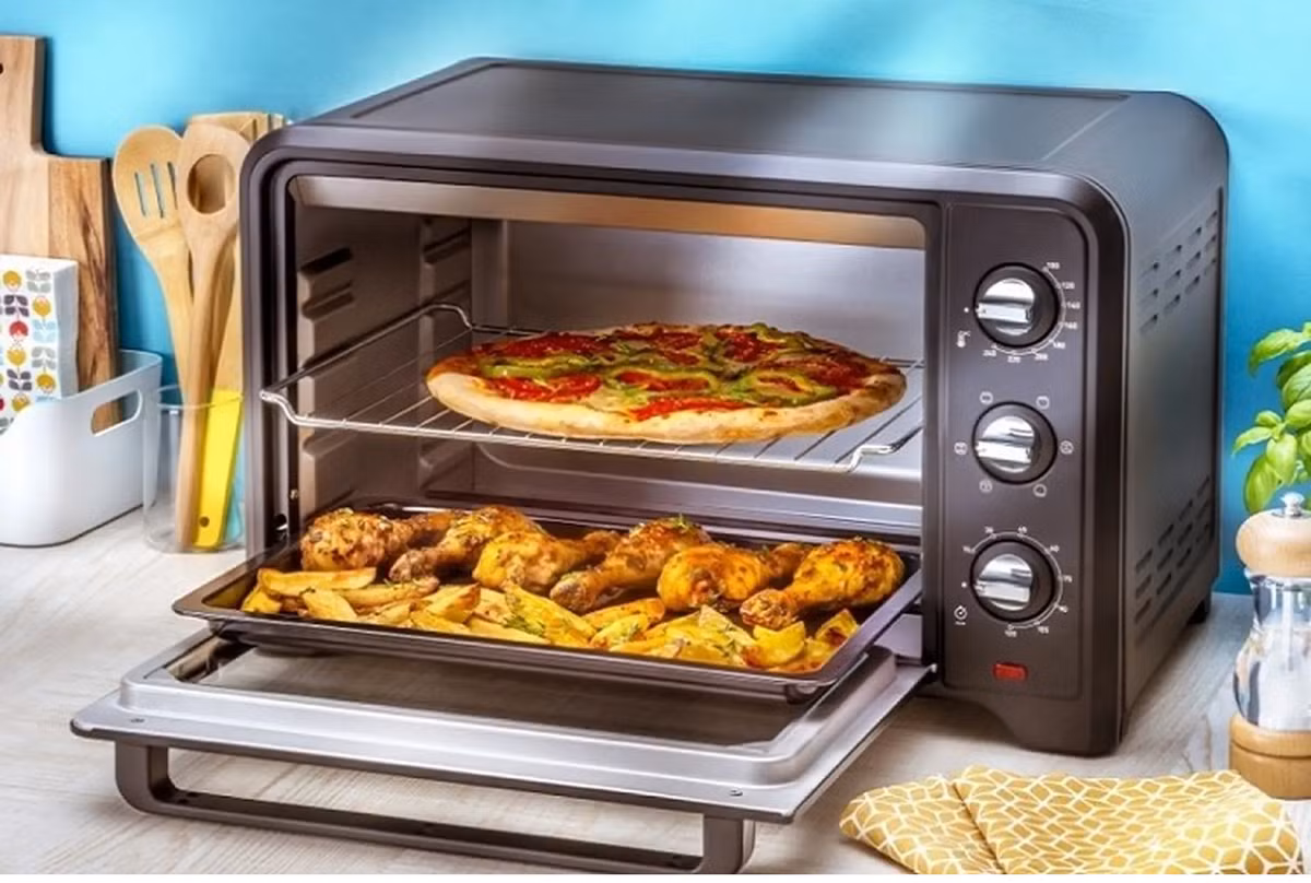 Lò nướng: Yêu cầu thời gian làm nóng dài, công suất 1.500W–2.500W, mức tiêu thụ điện có thể vượt qua điều hòa nếu nướng thường xuyên.