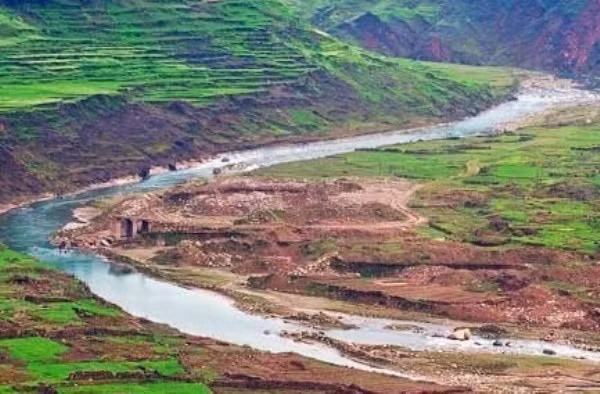 2. Sông Trường Giang cạn kiệt trong một đêm: Năm 1342, sông Trường Giang tại quận Thái Hưng, tỉnh Giang Tô, bất ngờ cạn nước hoàn toàn chỉ sau một đêm.