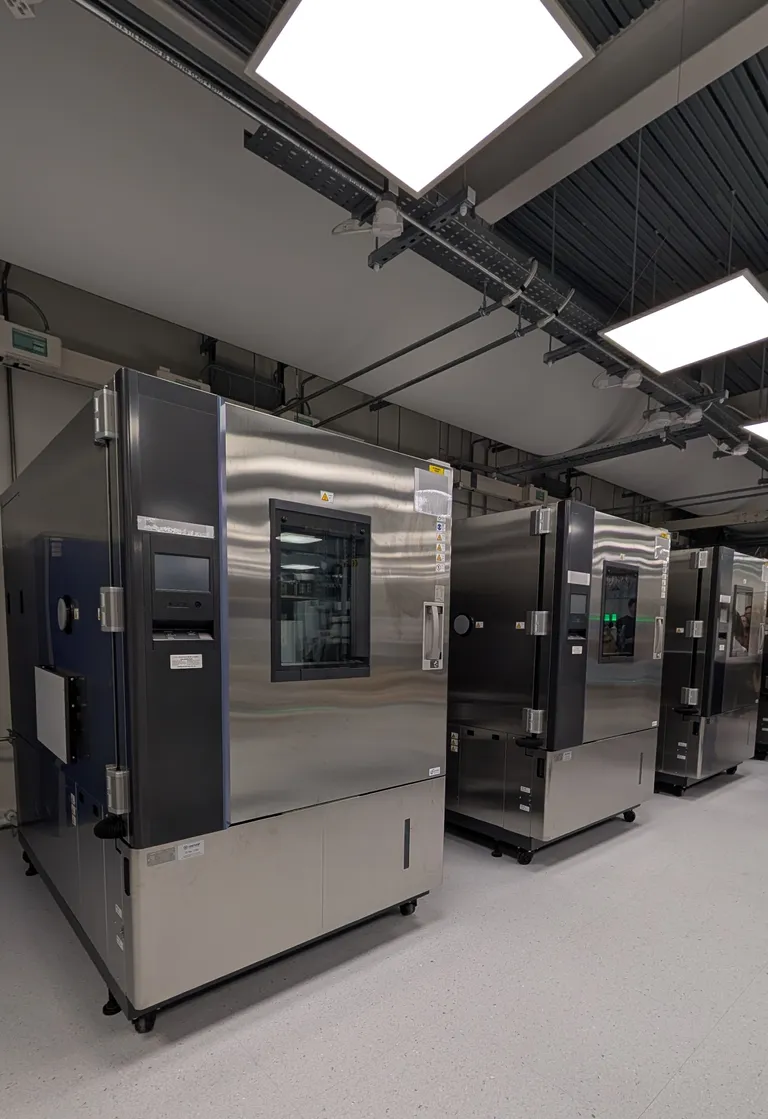 Apple hiểu người dùng luôn thích thiết bị mới, nhưng muốn giúp họ “làm điều đúng” bằng cách sản xuất sản phẩm bền vững, dễ sửa và thân thiện với môi trường. (Ảnh: Wallpaper )