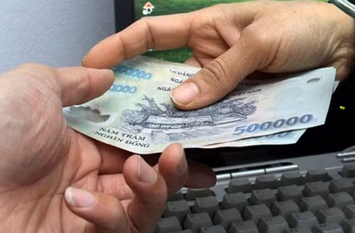 Khoi to truong phong Bao hiem PJICO voi tien vo ngu dan vua tu vong