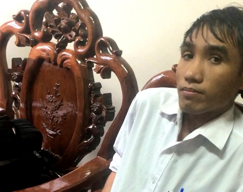 Doi tuong xung danh phong vien doa dam tong tien benh vien bi khoi to la ai?