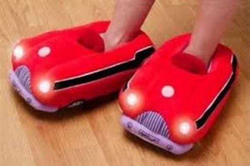 Đôi dép ô tô bắt mắt.