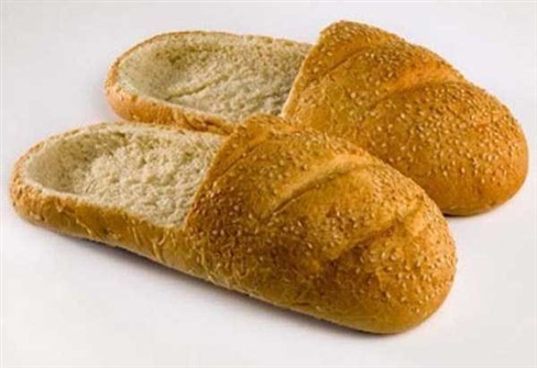 Những kiểu giày dép độc đáo này thường được các nhà mốt thiết kế dành cho những tín đồ thời trang cá tính.