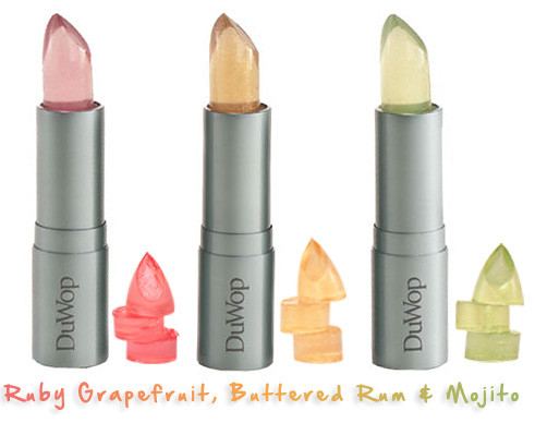 Dòng dưỡng môi này sở hữu chất son trong và bổ sung nhũ mịn. Sản phẩm chứa Tocopheryl Acetate (vitamin E), dầu jojoba, tinh chất lô hội và trà xanh để dưỡng ẩm cũng như chống lão hóa cho môi. Iced Teas Lip Treatment có nhiều tông màu và mùi hương trái cây khác nhau.