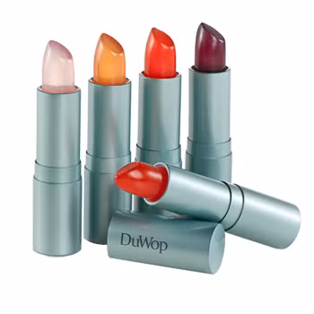 Duwop Iced Teas Lip Treatment (giá khoảng 420.000 đồng): Iced Teas Lip Treatment là dòng son dưỡng môi do hãng mỹ phẩm nội địa Anh mang tên Duwop sản xuất.