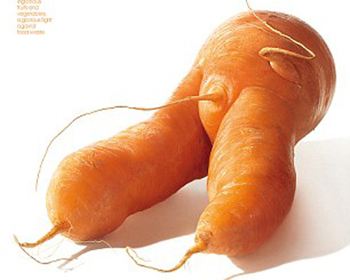 Chiến dịch bán hạ giá rau củ kì dị đã mang lại thành công lớn cho siêu thị.