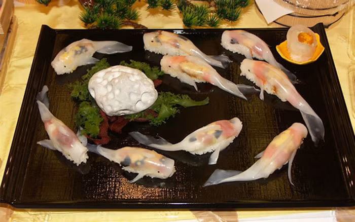 Thời gian đầu, Nhà hàng Nishikizushi là nơi duy nhất bán loại sushi này với mức giá đắt đỏ 800 yên (khoảng 150.000 đồng) cho một miếng.