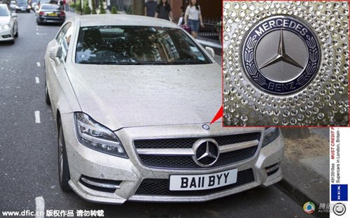 Tỷ phú Trung Đông chi hơn 100 tỷ mua siêu xe dệt kim cương: Một chiếc xe Mercedes-Benz CLS dát kim cương đã trở thành tâm điểm chú ý trong dịp khoe “chiến mã” của các tỷ phú Trung Đông tháng 7 vừa qua.