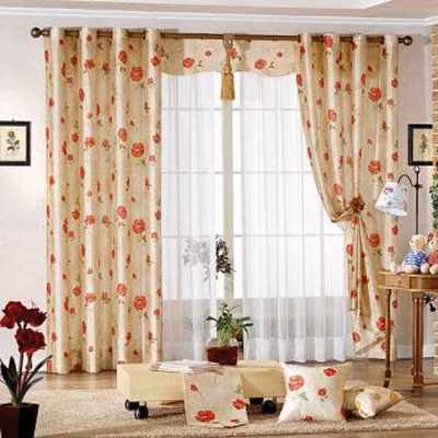 Để trang trí nhà cửa đón Tết ấn tượng, đầu tiên bạn cần chú ý tới phòng khách: Rèm cửa màu sắc tươi sáng mang đến không khí xuân cho cả căn phòng.