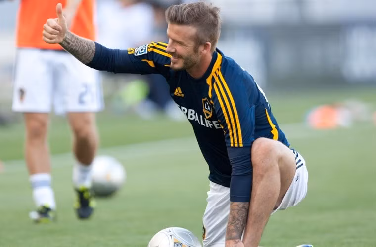 Thời còn là ngôi sao bóng đá, David Beckham đã bảo hiểm cho đôi chân của mình tới 70 triệu USD và toàn bộ cơ thể của Beck được bảo hiểm tới 195 triệu USD.