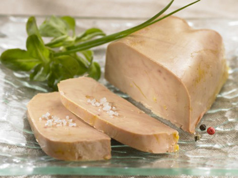 Trong bát phở AnQi còn có gan ngỗng luộc.