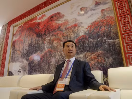 Năm 2013, ông Wang còn có niềm đam mê nghệ thuật khi chi 28 triệu USD để mua bức tranh "Claude và Paloma" của danh họa Picasso. Tháng 5 vừa qua, ông chi 20,4 triệu USD tại một cuộc đấu giá để sở hữu bức tranh của danh họa Claude Monet.