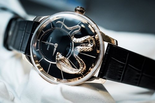 Đồng hồ mặt rắn hổ mang.