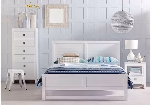 Kiểu tường ốp khác lạ cũng là điểm nhấn cho căn phòng.