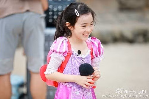 Là gương mặt quen thuộc trên màn ảnh, Hạ Thiên luôn khiến người xem cảm thấy đáng yêu mỗi lần xuất hiện.