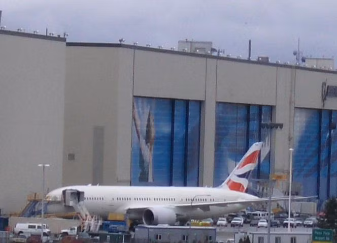 Chiếc Boeing Dreamliner 787-9 mới của hãng British Airways rời xưởng.