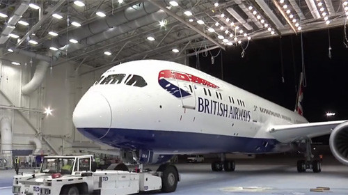 Sau khi hoàn thành công đoạn cuối cùng, chiếc máy bay rời xưởng để có những chuyến bay thử lần cuối trước khi giao hàng.