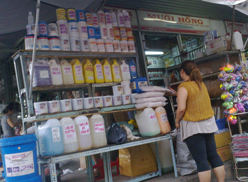 Khi chợ Kim Biên còn chưa được di dời và hoạt động buôn bán hóa chất vẫn diễn ra bình thường thì khu chợ này vẫn giống như "lưỡi hái tử thần" đe dọa sức khỏe và cuộc sống của nhiều người dân trên địa bàn.