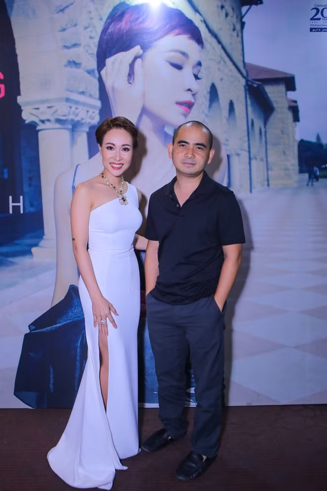 Nhạc sĩ Đức Trí tiếp tục gắn bó với Uyên Linh trong âm nhạc. Anh là nhà sản xuất cho single Đừng buông tay nhé. Ngoài ra, anh còn tặng riêng quán quân Vietnam Idol ca khúc Nét buồn.