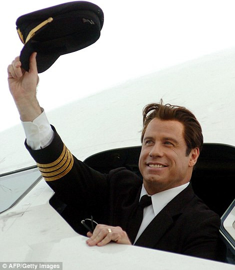 Nam diễn viên John Travolta là một trong những người rất đam mê máy bay và hiện giờ đã là một phi công được cấp bằng lái. Anh sở hữu 7 chiếc máy bay, trong đó có một chiếc Boeing 707, một chiếc Boeing 727.