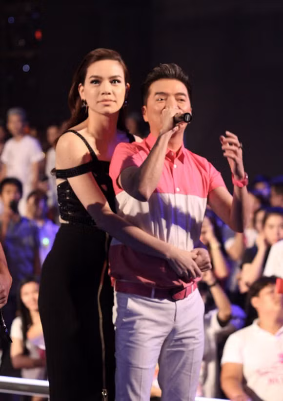 Showbiz Viet tuan qua: Ho Ngoc Ha, Ha Vi “xoi tung” showbiz