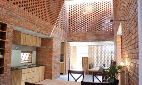 Ngôi nhà Termitary House, công trình do Công ty kiến trúc Việt Nam Tropical Space thiết kế, đã được đăng tải trên tạp chí kiến trúc Airchdaily (Mỹ).