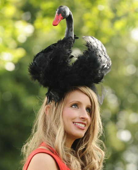 Những chiếc mũ hình thú được nhiều quý cô sử dụng như món phụ kiện cá tính không thể thiếu trong tủ đồ thời trang.