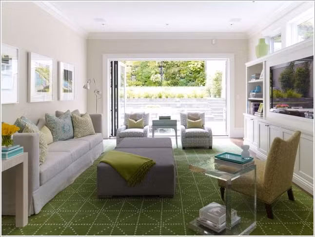 Thảm màu xanh tạo cảm giác tươi vui, mát mẻ.