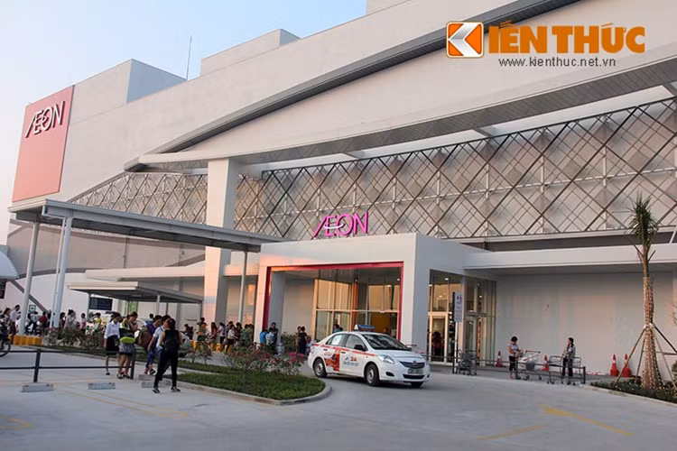 Tại Việt Nam, Trung tâm thương mại Aeon Nhật Bản đầu tiên tại Hà Nội - Aeon Mall Long Biên vừa khai trương ngày 28/10 với những tiện nghi chuẩn 5 sao.