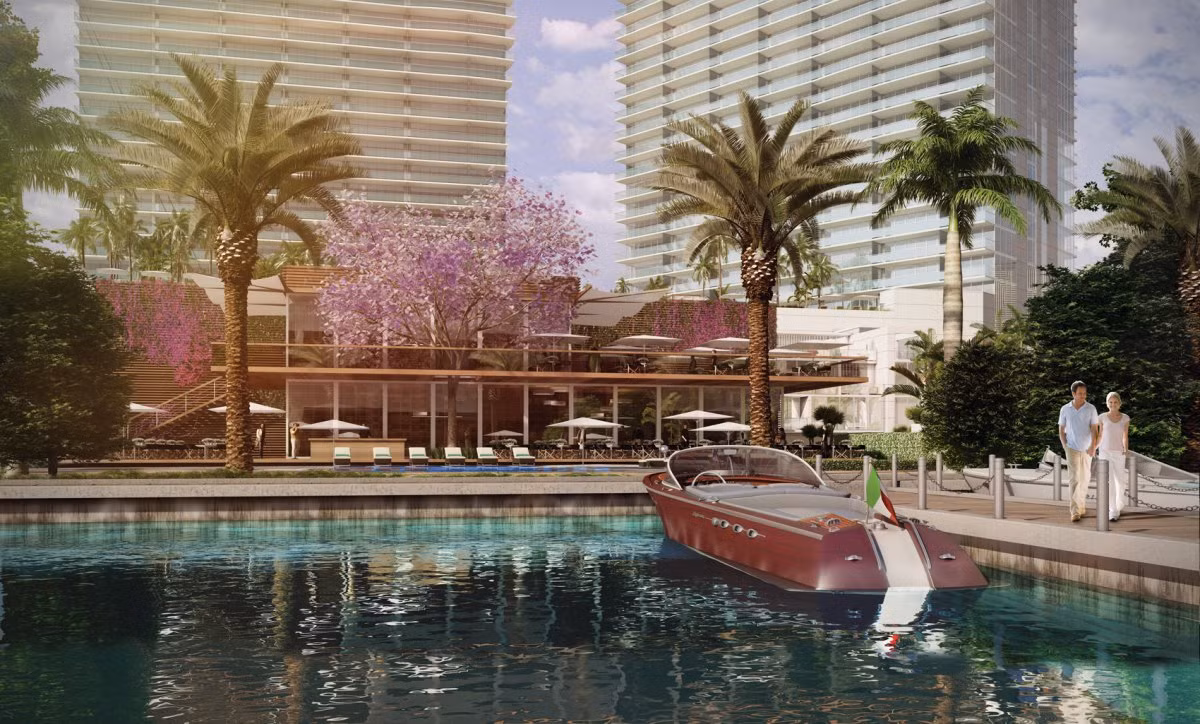 Không gian xung quanh khu chung cư được thiết kế sang trọng. Dân cư ở đây còn có thể đăng ký sử dụng du thuyền mà tòa nhà cung cấp.