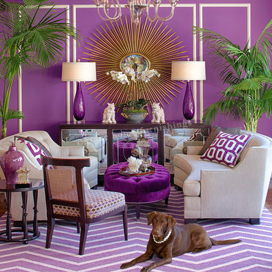 Màu tím và màu kem bổ sung cho nhau tạo nên không gian thơ mộng, nổi bật.