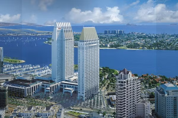 Khách sạn Manchester Grand Hyatt - San Diego (Mỹ): Mỗi phòng trong khách sạn này nhìn ra vịnh San Diego và công viên Embarcadero Marina Park hoặc trung tâm thành phố. Với hai tòa tháp SeaPort Tower với 33 tầng và Harbor Tower với 40 tầng, khách sạn này cung cấp gần 76 căn hộ, trung tâm spa với đầy đủ dịch vụ và hồ bơi mà chỉ dành cho người lớn.