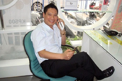 Nhung dai gia Viet doc tien mua sieu sim gia khung-Hinh-2