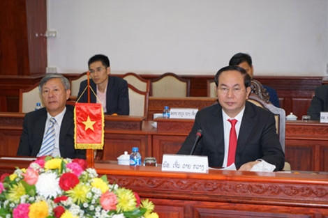 Bo truong Tran Dai Quang tham va lam viec tai CHDCND Lao-Hinh-3