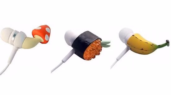 Những chiếc tai nghe hình hoa quả hay thức ăn cũng là một món quà Giáng sinh ngộ nghĩnh mà giá cả phải chăng.