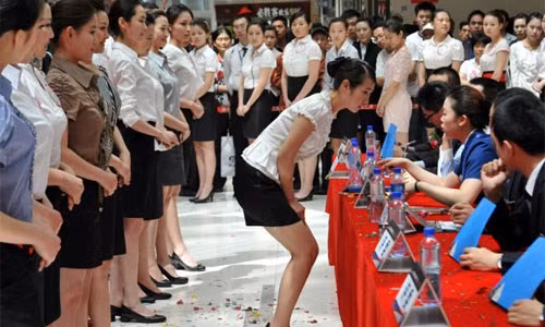 Hình ảnh khác trong buổi tuyển dụng các nữ tiếp viên hàng không của Hãng hàng không Phương Nam Trung Quốc (China Southern Airlines).