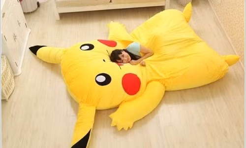 Chiếc giường đệm êm ái hình Pokemon.
