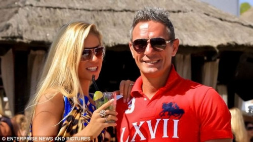 Nguyên nhân của vụ việc sát hại vị triệu phú được cho là do Mayka Kukucova ghen tức với mối quan hệ mới của ông Andrew Bush. Ảnh: Mayka Kukucova và người tình đại gia thuở còn mặn nồng.