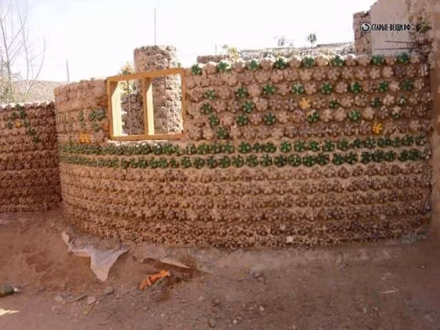 Ngôi nhà có phần bề mặt ngoài khá bắt mắt.