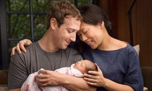 Soc: Ty phu Facebook tang 45 ty USD mung con gai chao doi