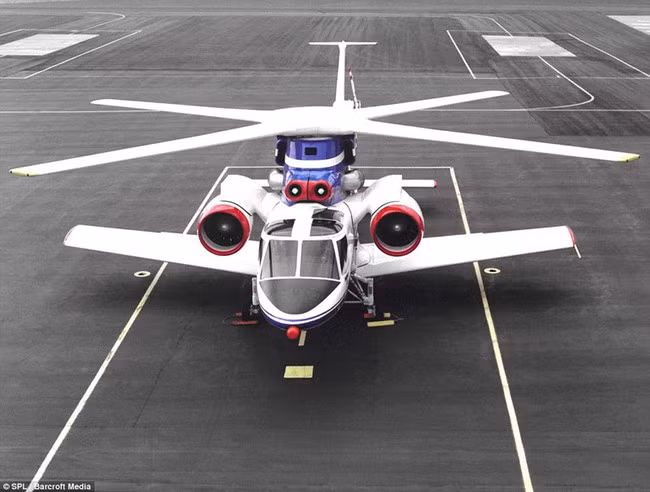 X-Wing là máy bay cánh cố định lai trực thăng thử nghiệm do hãng Sikorsky chế tạo cho NASA vào năm 1986. X-Wing có thể bay với lá động rô-to hoặc không cần. Trong trường hợp này, lá động rô-to đóng vai trò như cặp cánh bổ sung.