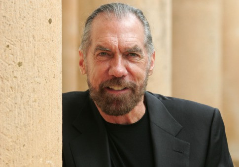 Tỷ phú John Paul DeJoria, tài sản 4 tỷ USD: Sinh năm 1944, John Paul DeJoria từ nhỏ đã sống cảnh nghèo khổ với người mẹ độc thân. Ông đã gây dựng nên một nhãn hiệu sản phẩm chăm sóc tóc. Ngày nay, thương hiệu John Paul Mitchell Systems mang lại doanh thu trên dưới 1 tỷ USD mỗi năm. Ngoài ra, hiện ông còn tham gia nhiều lĩnh vực khác như kinh doanh rượu, kim cương.