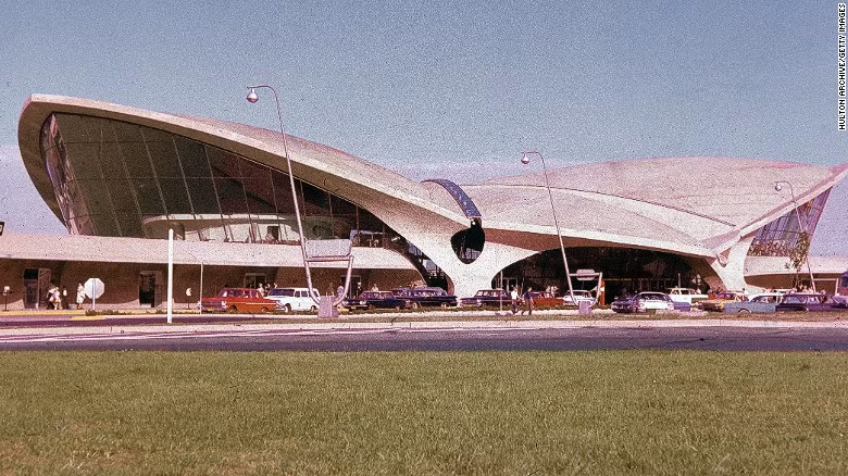 Nhà ga TWA Terminal tại sân bay quốc tế JFK International, New York, Mỹ, là một trong những kiến trúc ấn tượng khi mới khánh thành năm 1962.